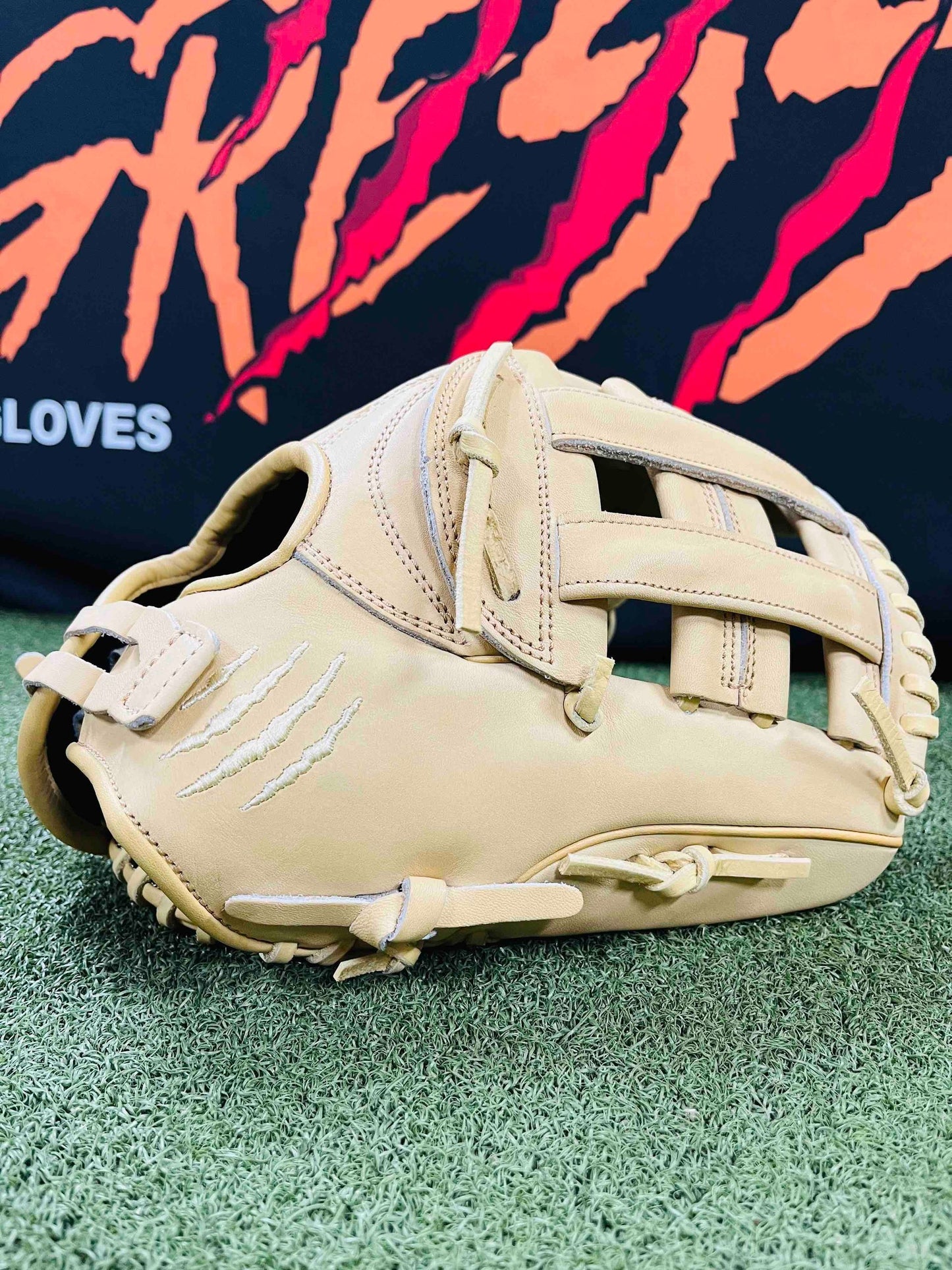 RHT CAMEL H-WEB CINCH WRIST