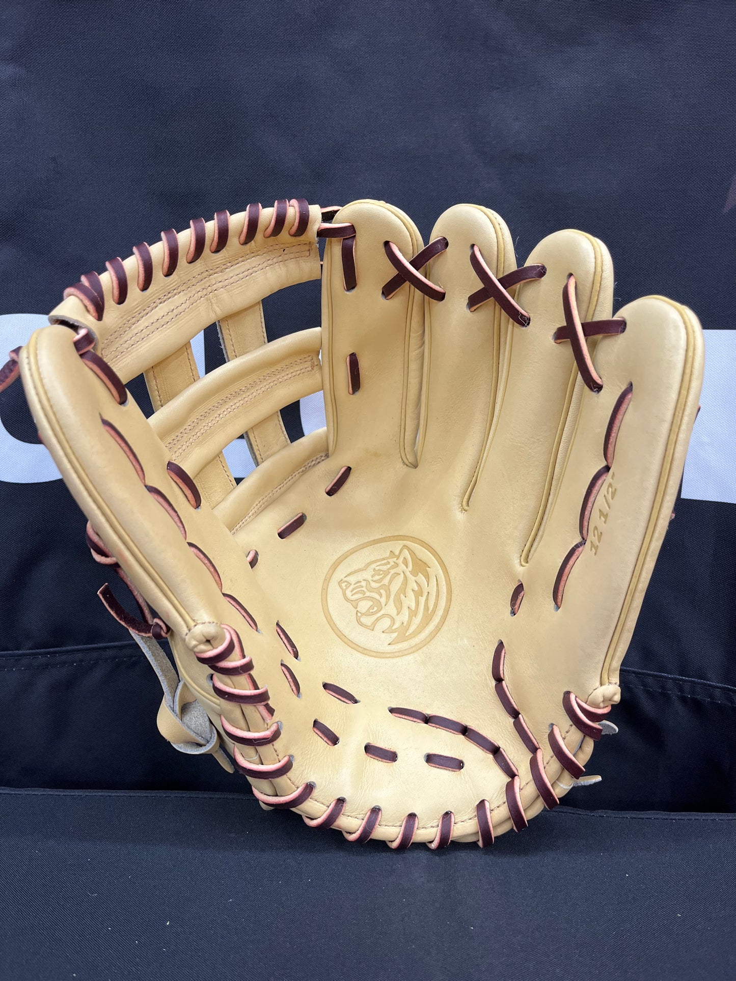 LIMITED EDITION 12.5" PRO SELECT RHT CAMEL W/ JAGUAR BURGUNDY LACE (Discounted due to small red marks barely visible)