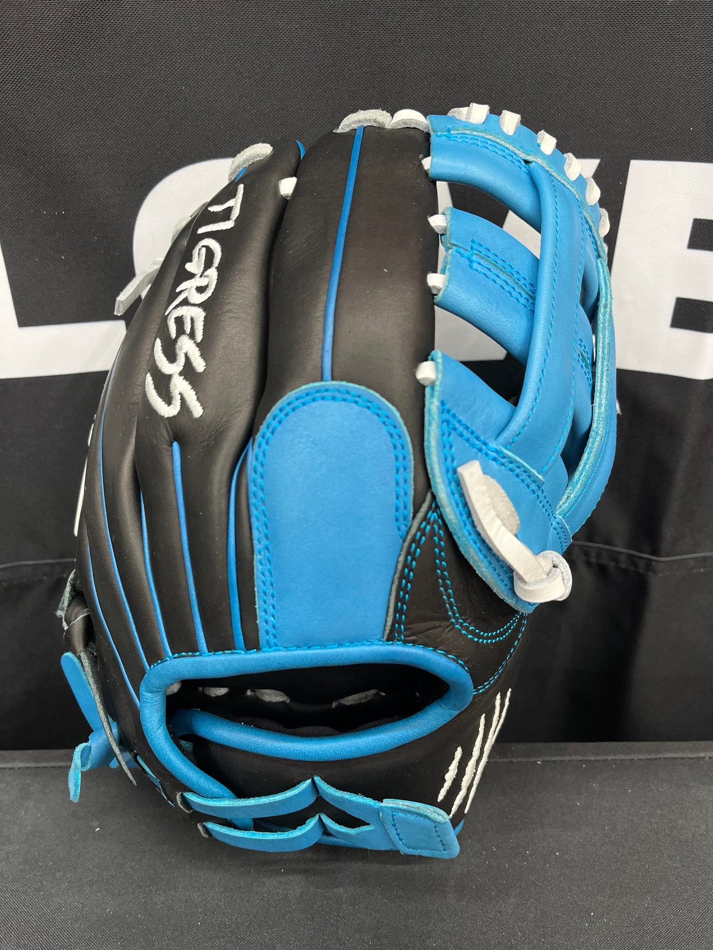 RHT CUB SERIES BLACK, BLUE, WHITE CINCH