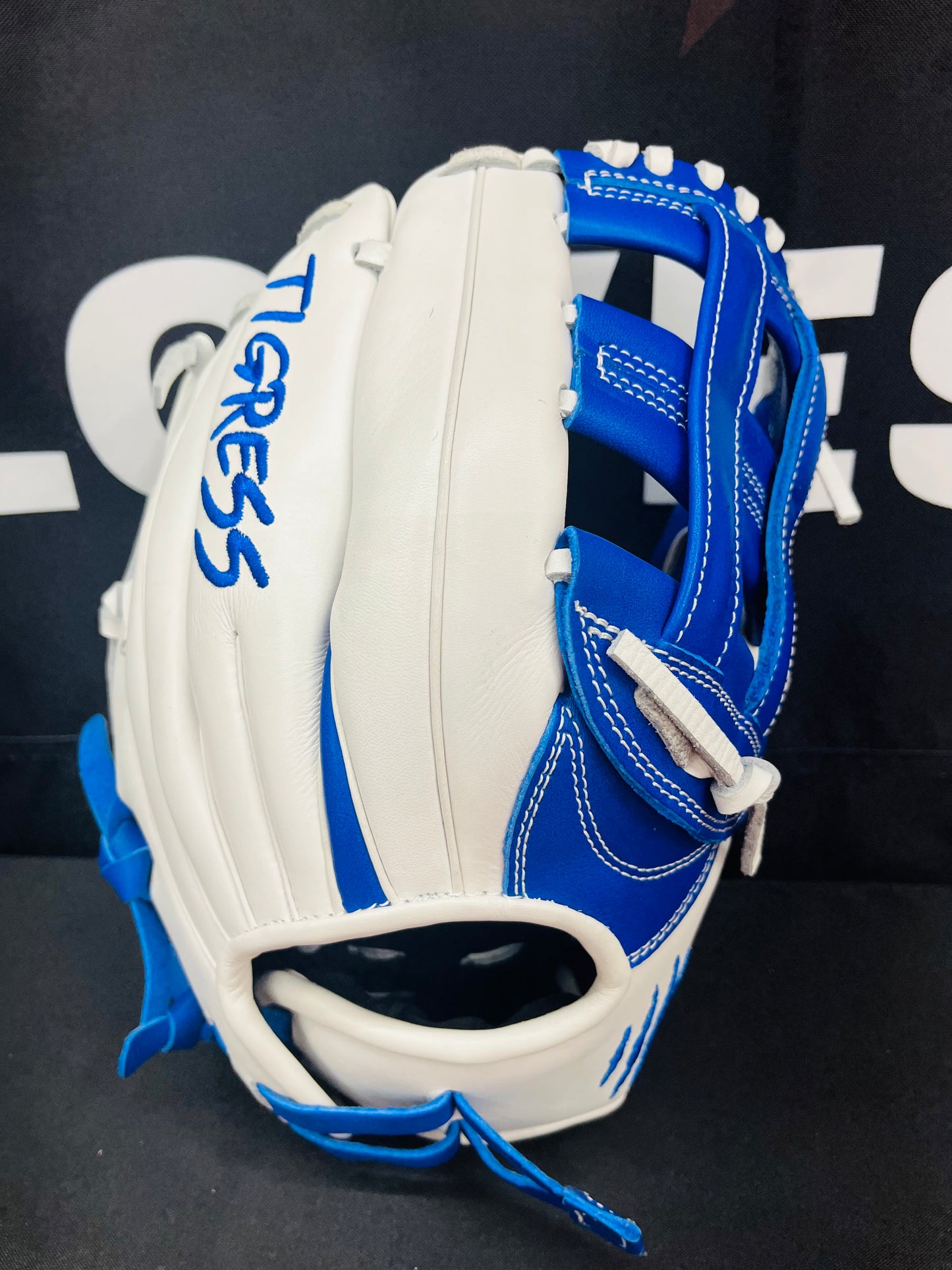 RHT CUB SERIES WHITE AND ROYAL BLUE CINCH