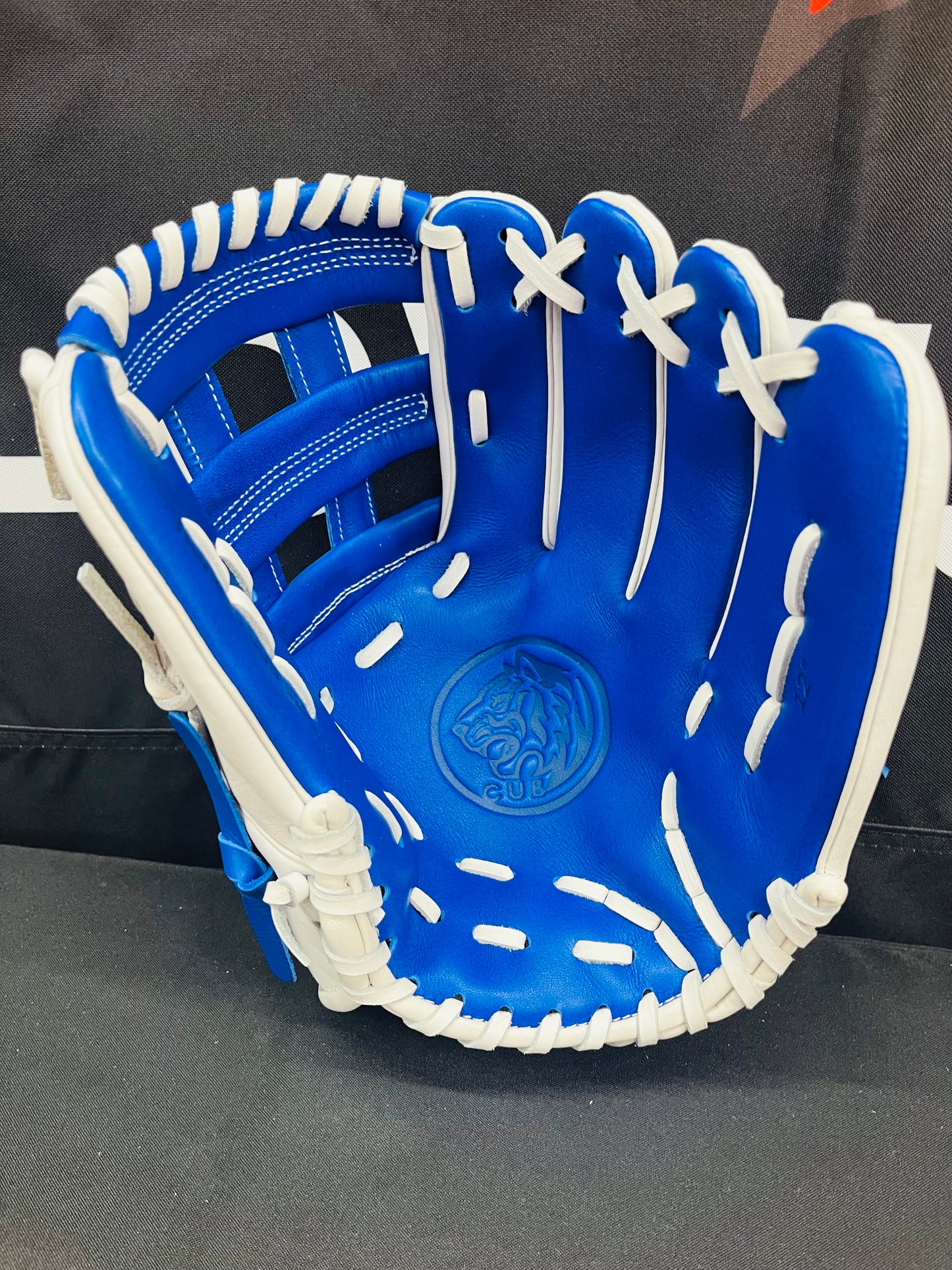 RHT CUB SERIES WHITE AND ROYAL BLUE CINCH