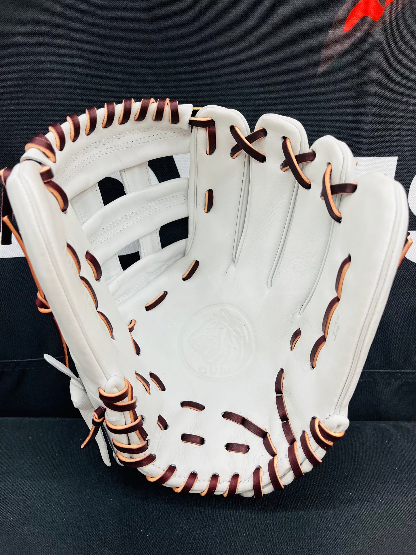 CUB SERIES RHT WHITE H-WEB JAGUAR BURGUNDY LACE NEON GREEN LOGO