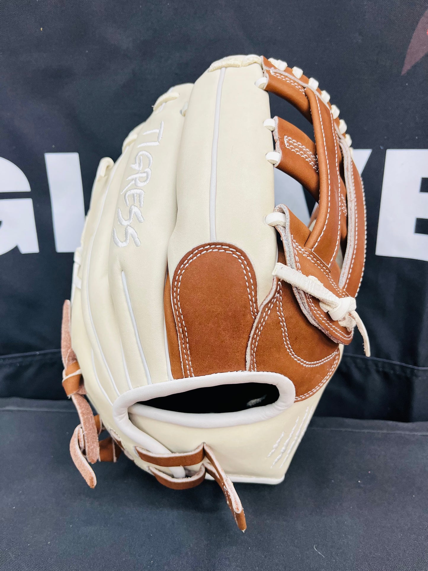 RHT PRO GRADE H-WEB BEIGE AND MOCHA