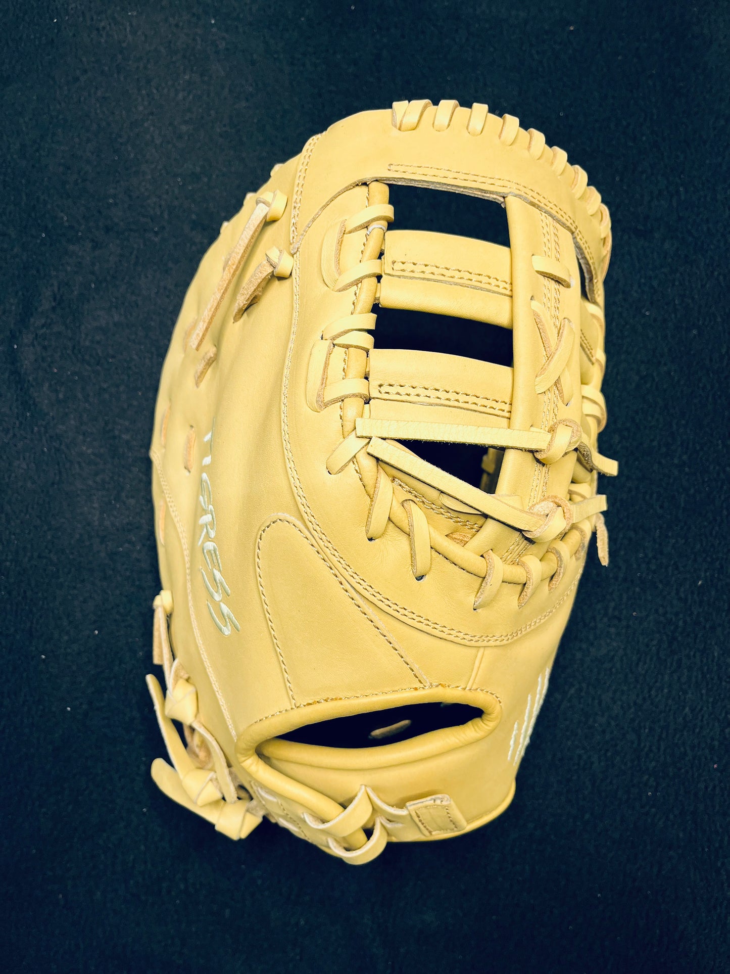 FIRST BASE MITT RHT CAMEL