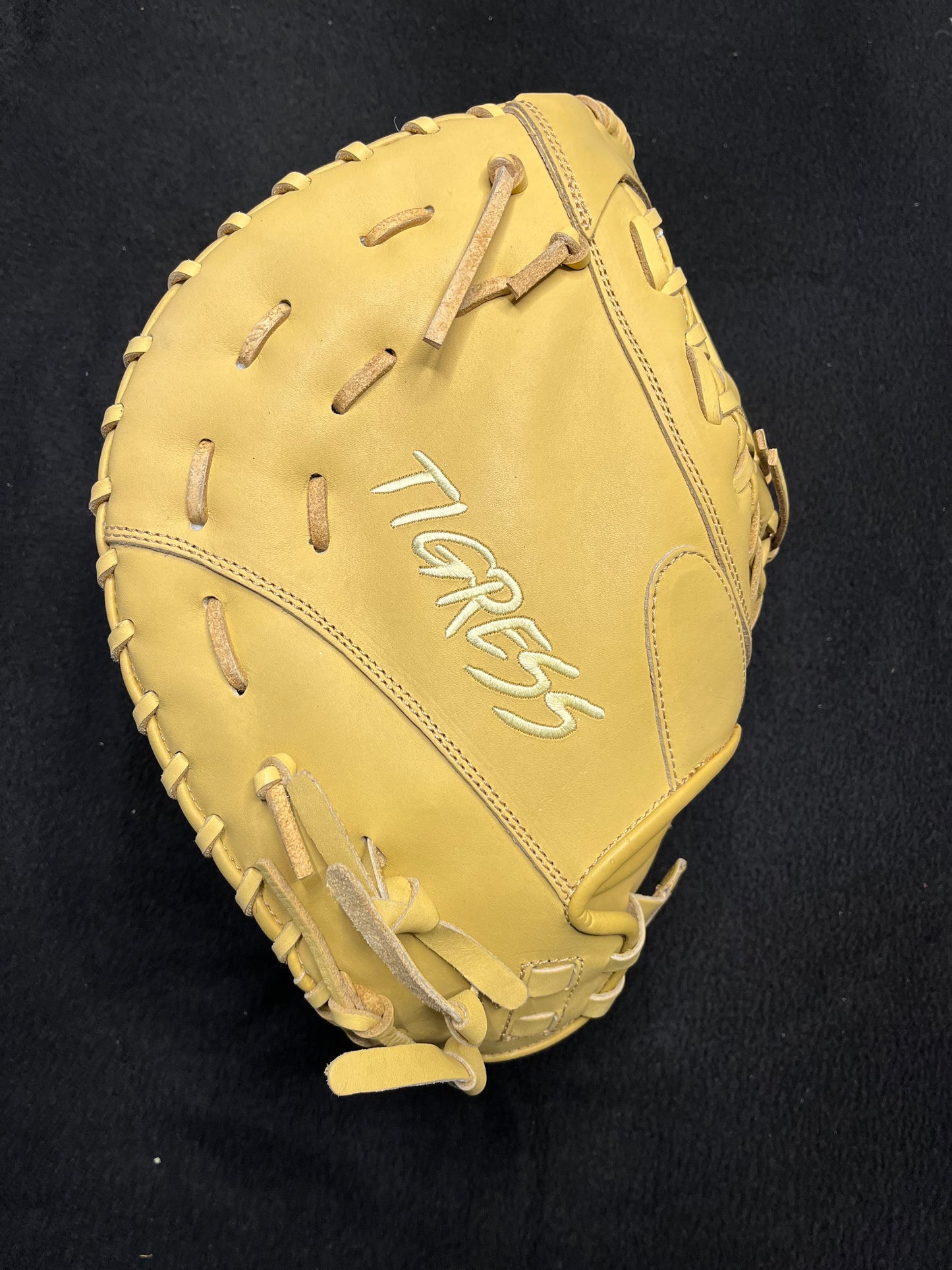 FIRST BASE MITT RHT CAMEL