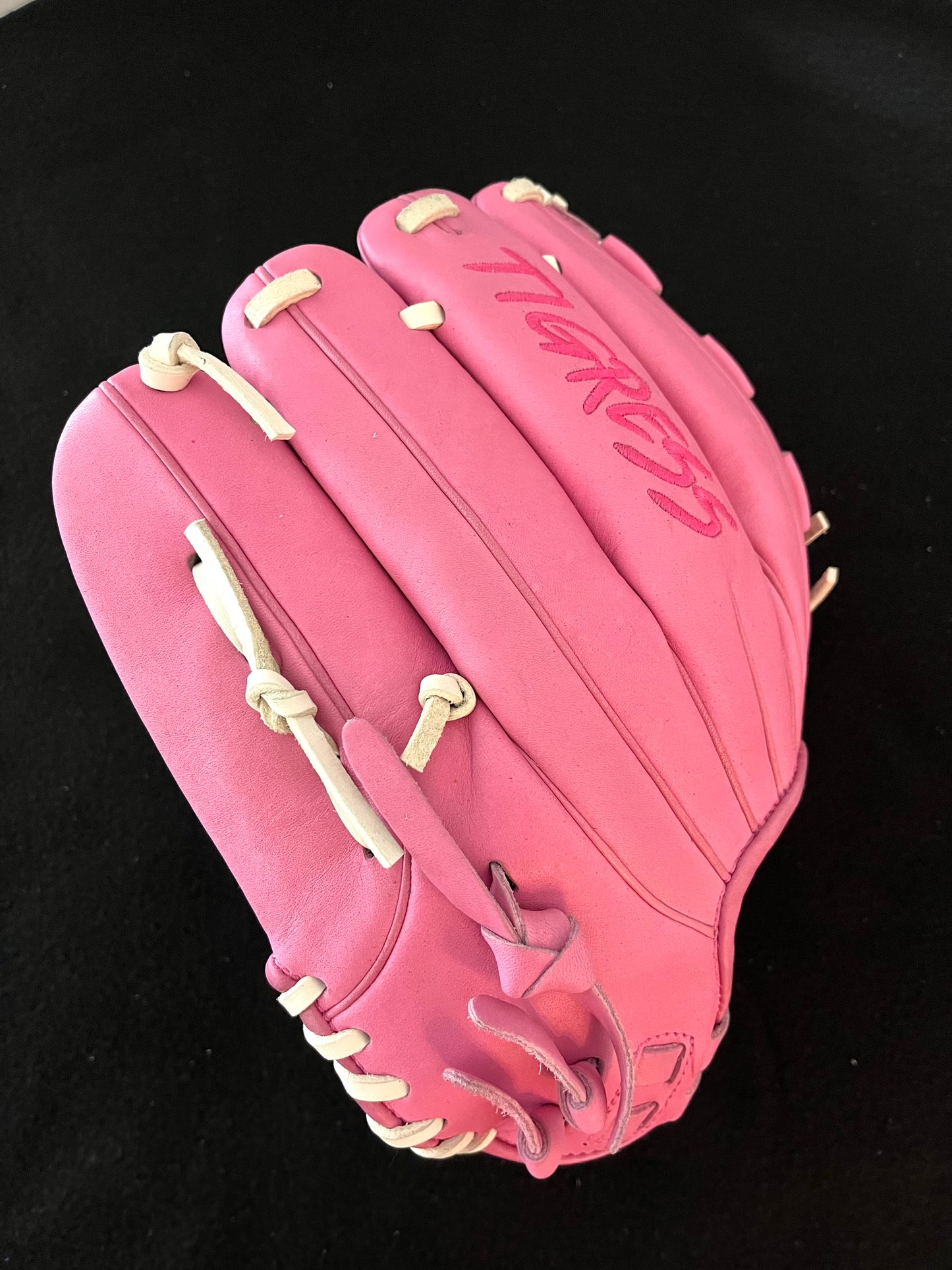 RHT TARAN ALVELO WEB PINK CINCH WRIST