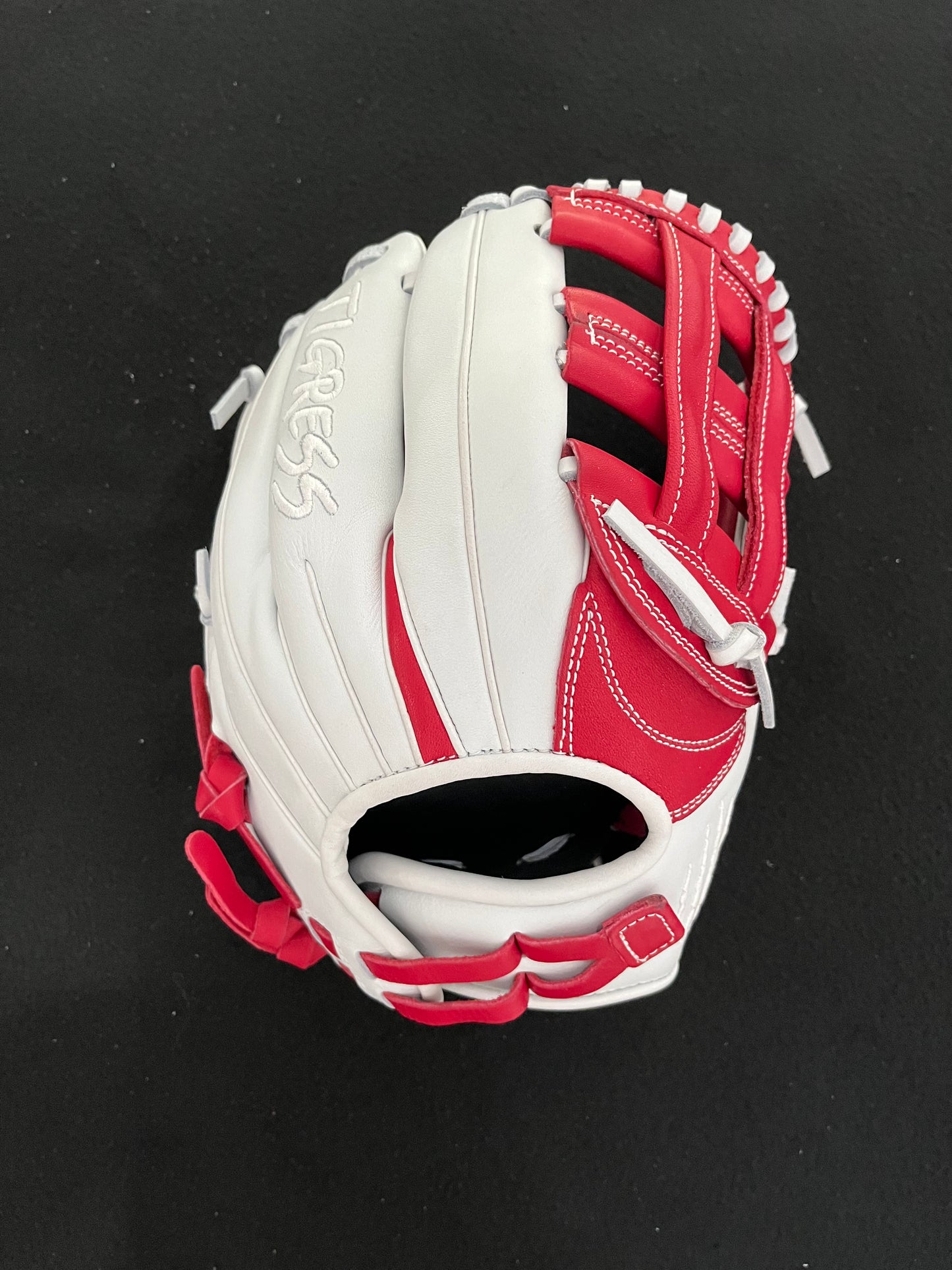 CUB SERIES RHT WHITE AND RED CINCH