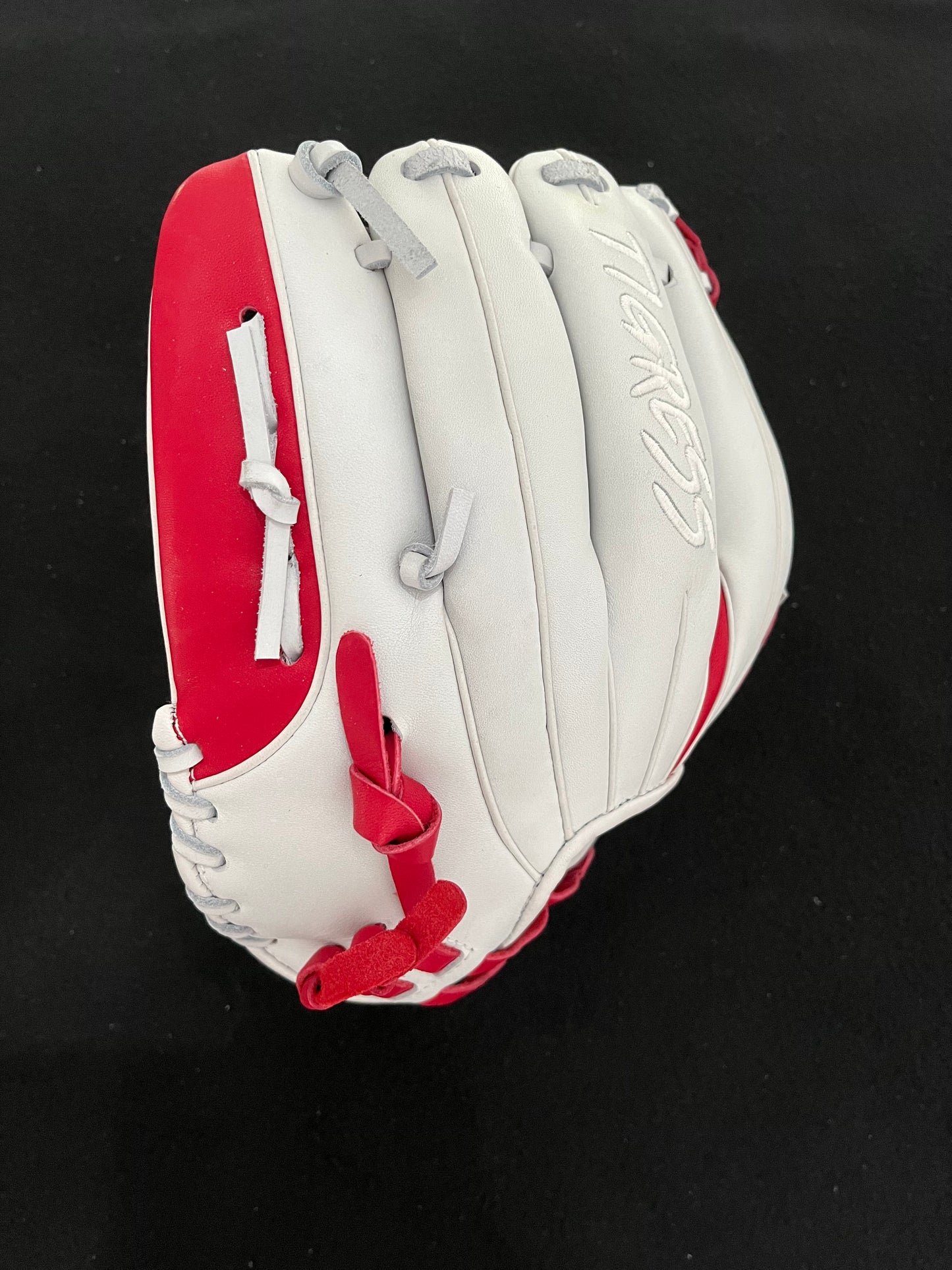 CUB SERIES RHT WHITE AND RED CINCH