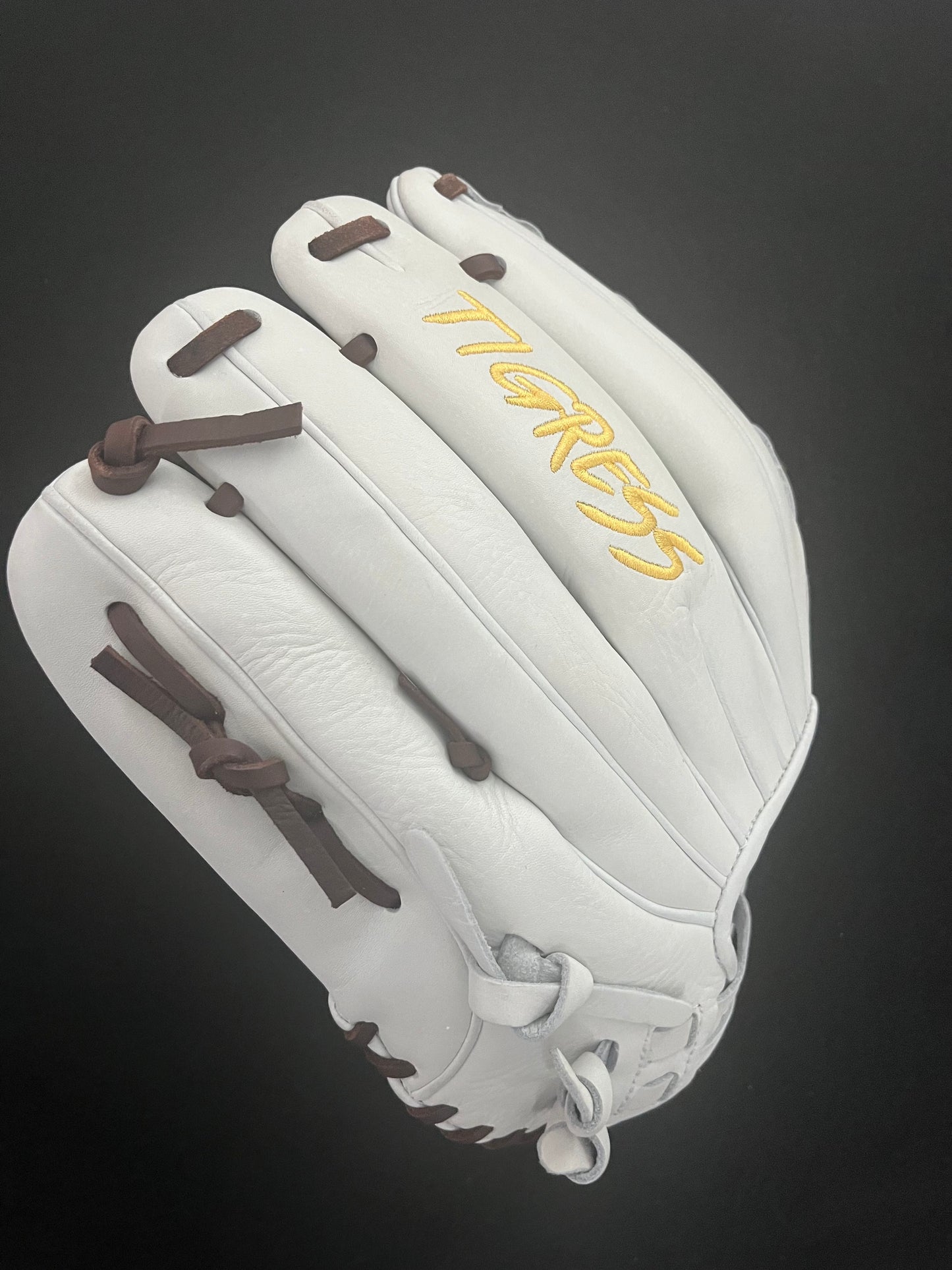 PRO KIP RHT H-WEB WHITE W/ YELLOW LOGO AND BROWN LACE