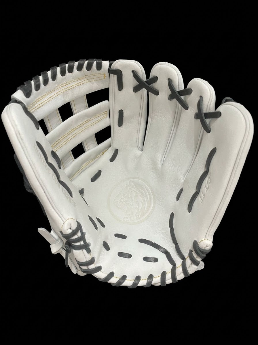 CUB SERIES 11.5" WHITE H-WEB BLACK LACE, YELLOW LOGO