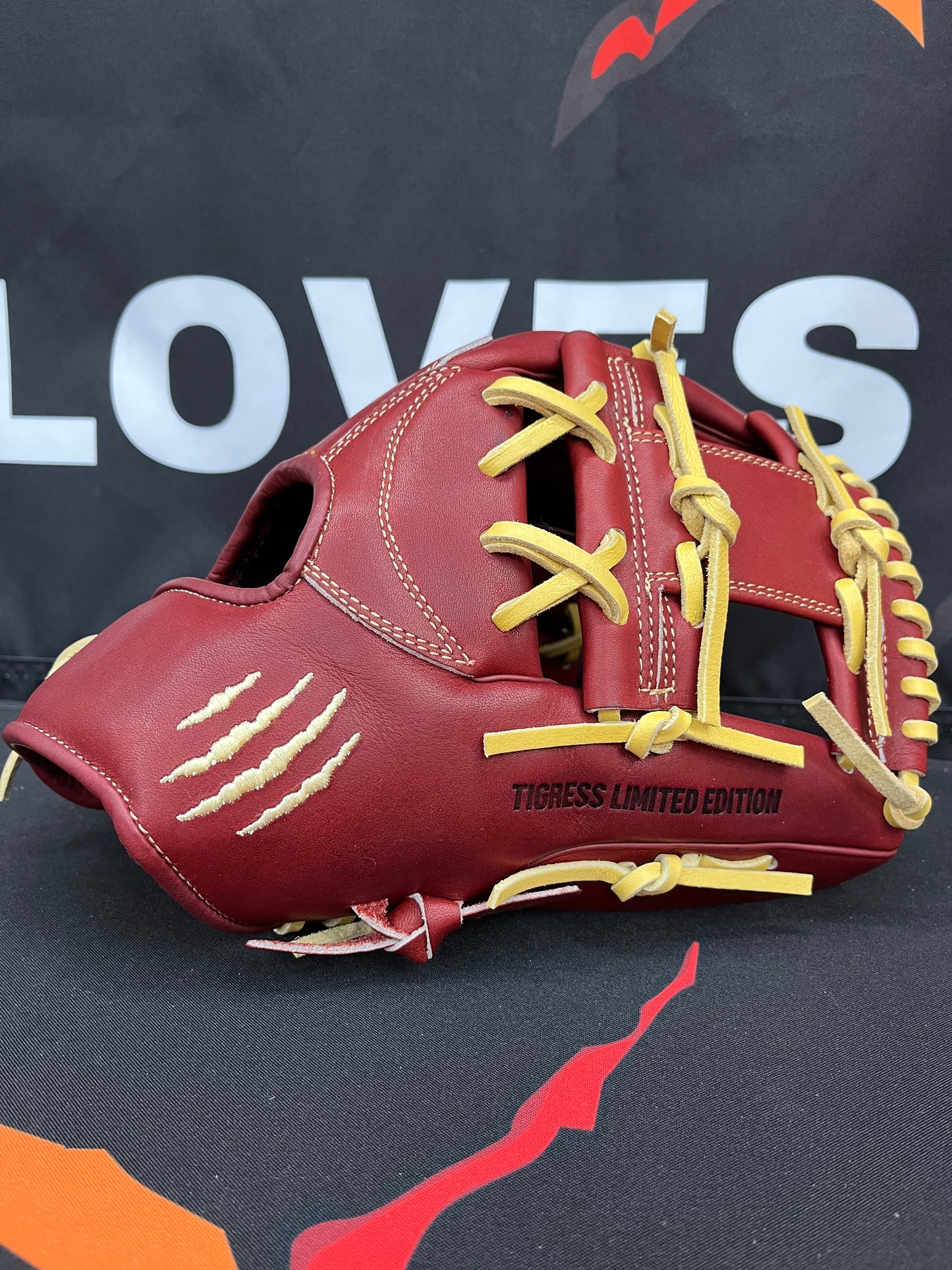 TRADITION SERIES RED VELVET I-WEB PRO SELECT LTD.