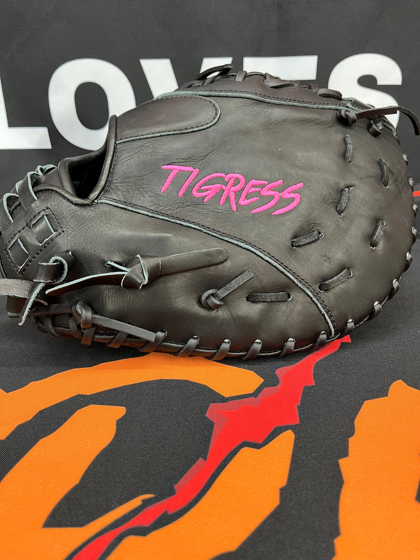 LHT FIRST BASE MITT, BLACK, PINK LOGO, CINCH WRIST 12.75"