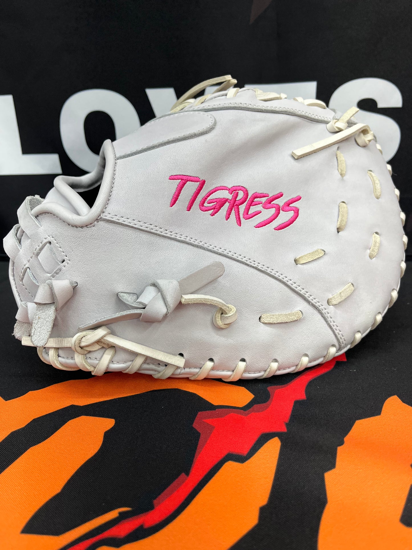 LHT FIRST BASE MITT, WHITE, PINK LOGO, CINCH WRIST 12.75