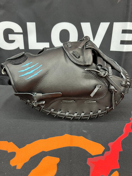 CUB 33" CATCHER'S MITT RHT BLACK WITH LIGHT BLUE LOGO