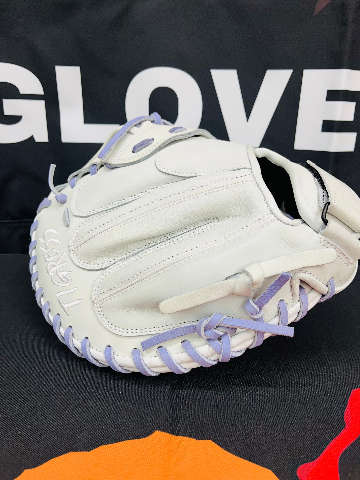 CUB 33" RHT CATCHERS MITT LAVENDER LACE