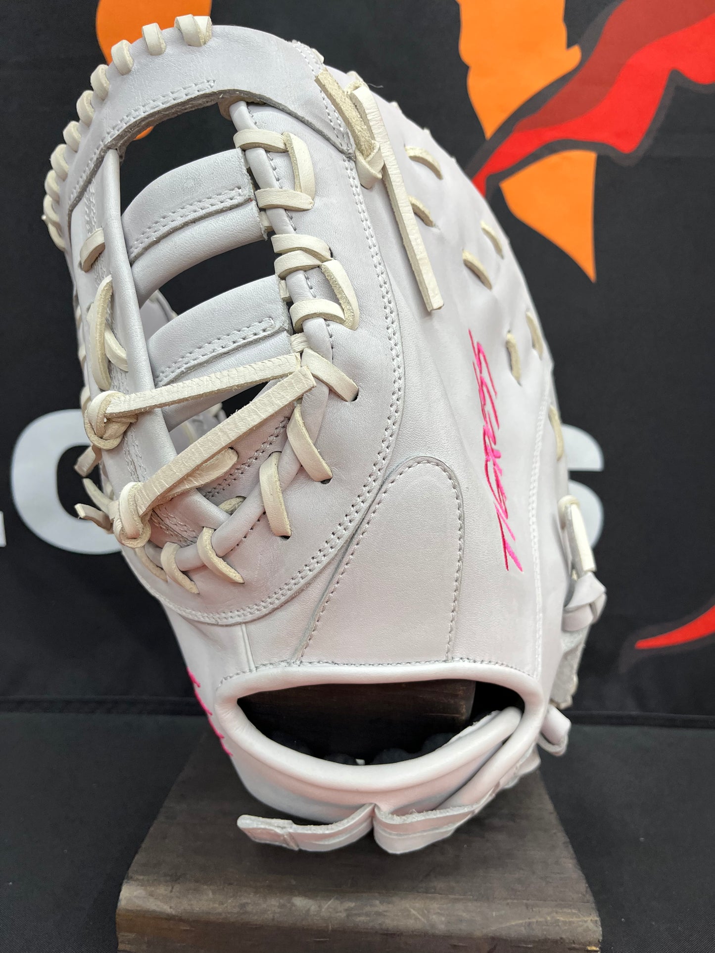 LHT FIRST BASE MITT, WHITE, PINK LOGO, CINCH WRIST 12.75