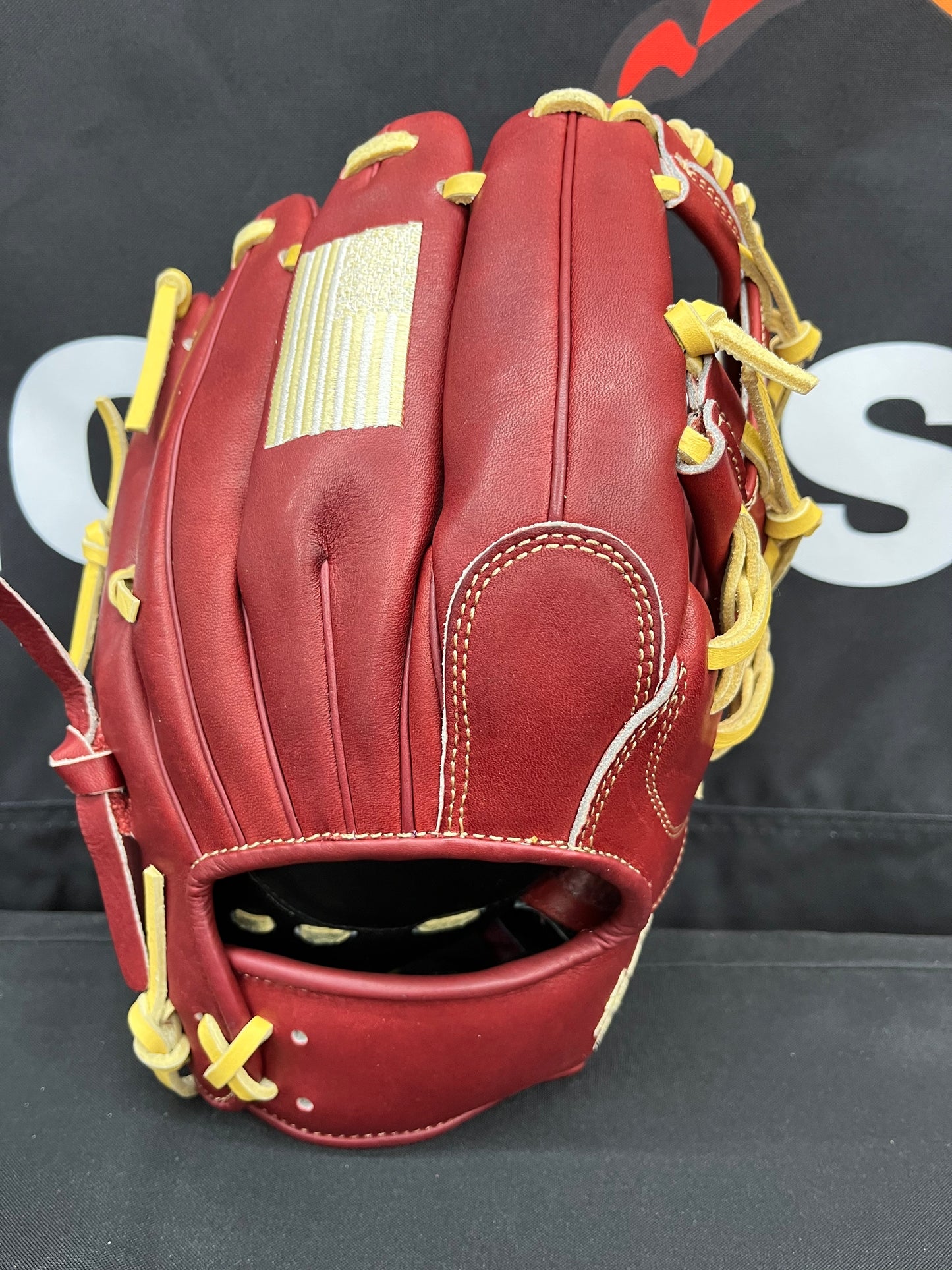 TRADITION SERIES RED VELVET I-WEB PRO SELECT LTD.