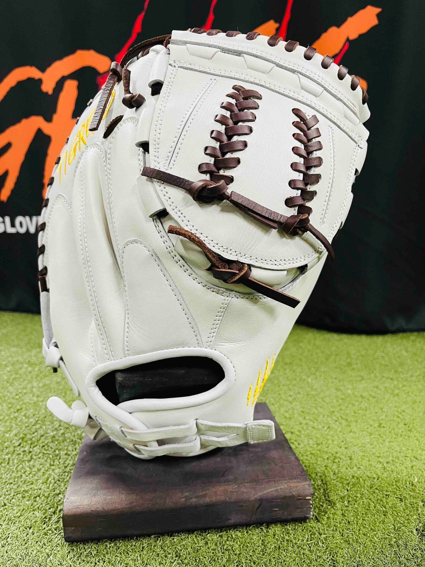 PRO GRADE RHT CATCHER’S MITT TWIN LADDER, CINCH WRIST