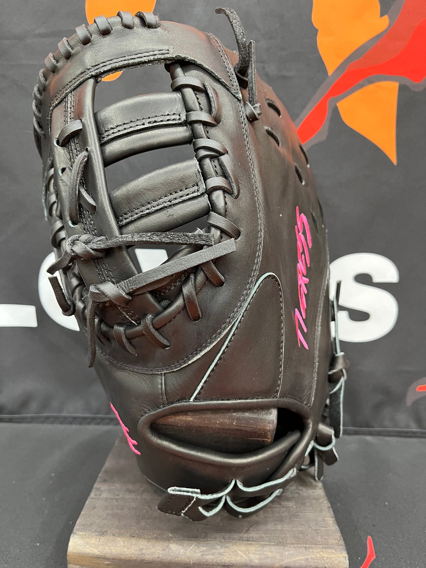 LHT FIRST BASE MITT, BLACK, PINK LOGO, CINCH WRIST 12.75"