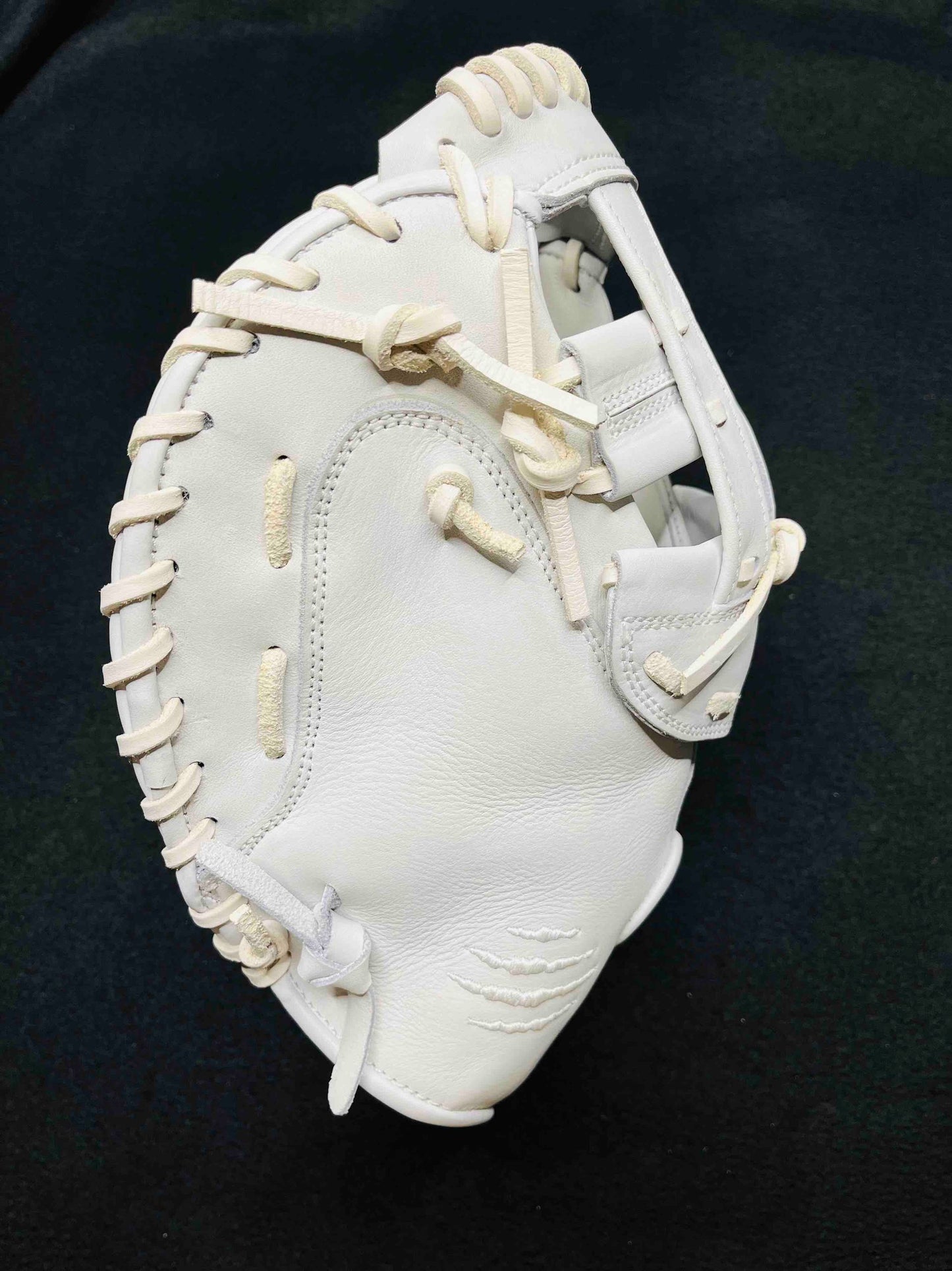 PRO GRADE LEFT HAND THROW CATCHER'S MITT