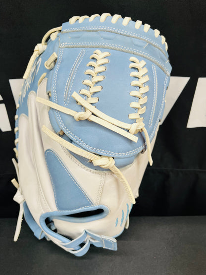 34" PRO GRADE RHT CATCHER’S MITT TWIN LADDER, CINCH WRIST, LIGHT BLUE AND WHITE