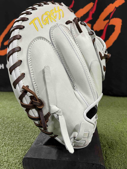 PRO GRADE RHT CATCHER’S MITT H-WEB, CINCH WRIST