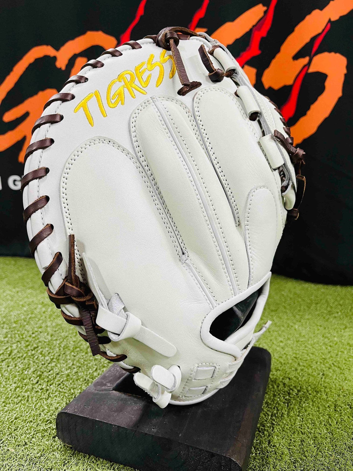 PRO GRADE RHT CATCHER’S MITT TWIN LADDER, CINCH WRIST