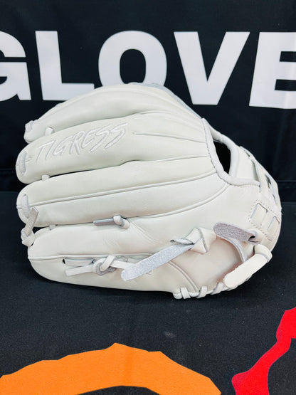 CUB SERIES RHT WHITEOUT H-WEB