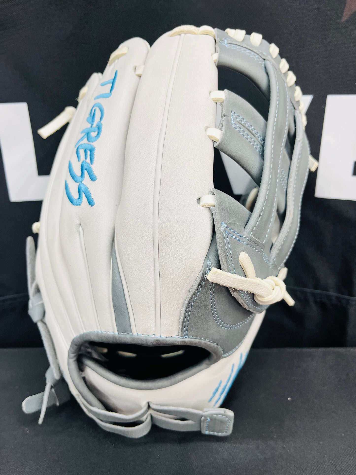 RHT PRO GRADE H-WEB WHITE, GRAY AND LIGHT BLUE