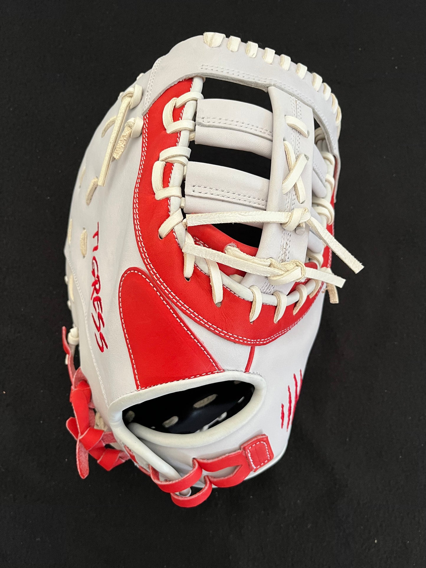 RHT 12.75 FIRST BASE MITT CINCH WRIST