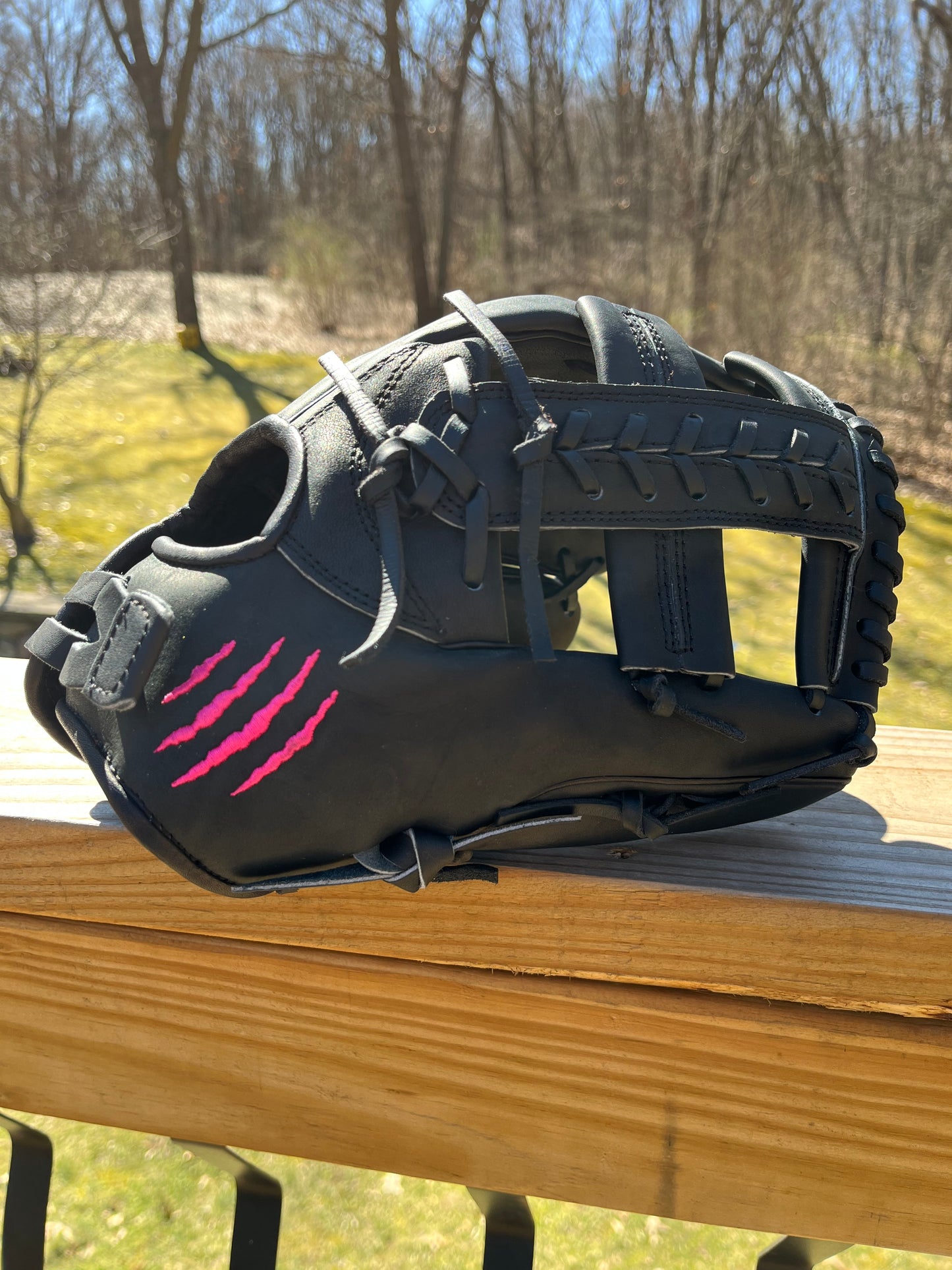 PRO KIP RHT T-LACE BLACK AND PINK