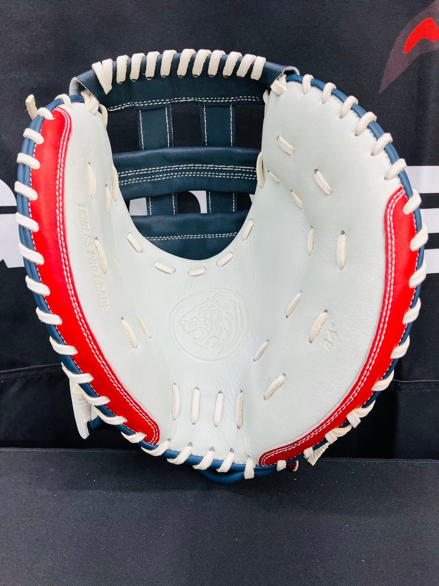 34" PRO GRADE RHT CATCHER'S MITT R/W/B CINCH