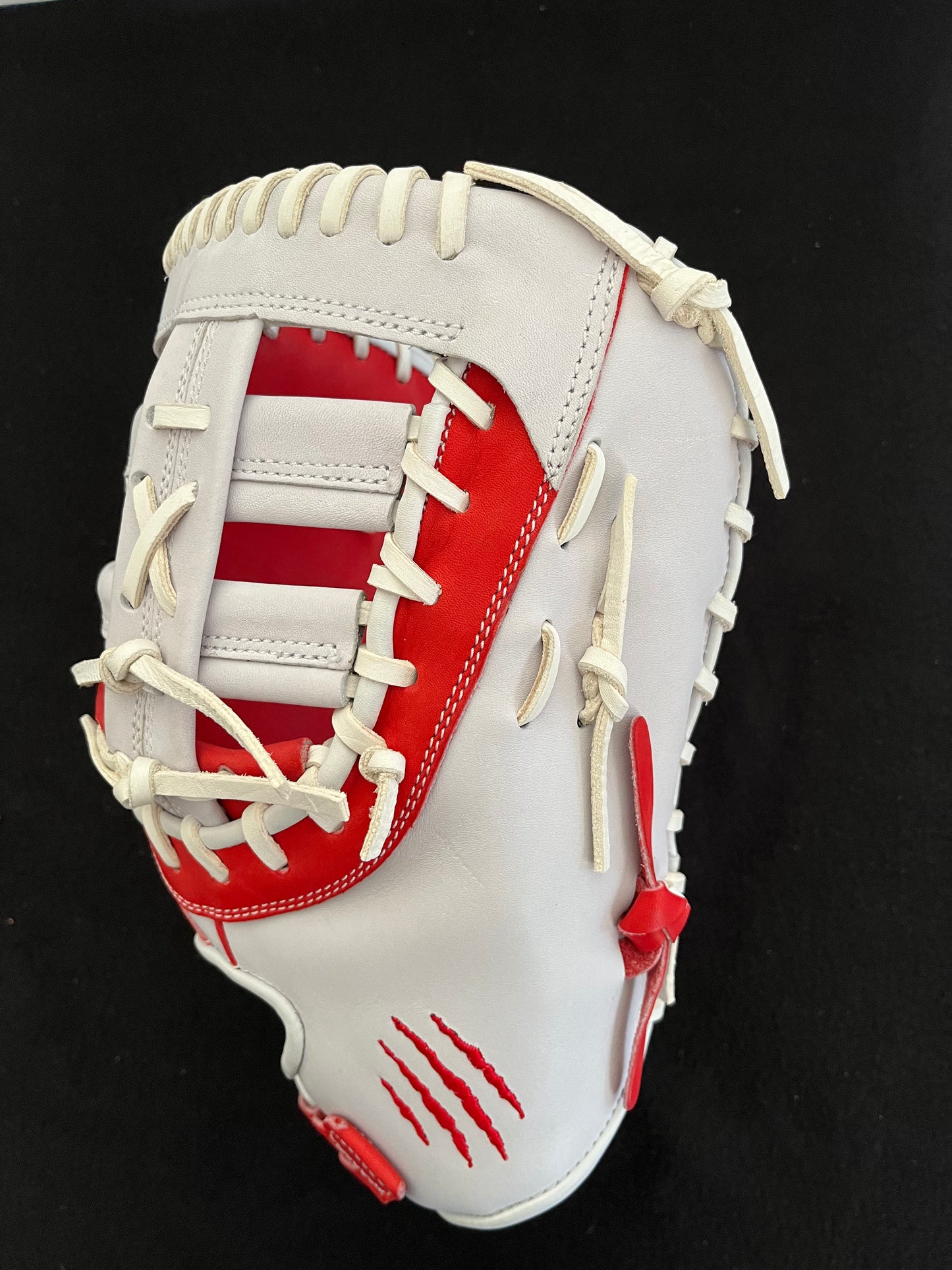 RHT 12.75 FIRST BASE MITT CINCH WRIST