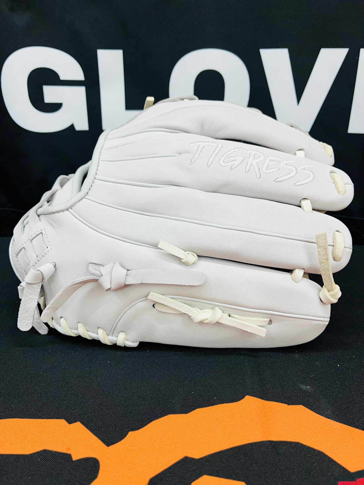 PRO GRADE WHITEOUT USA STEERHIDE H-WEB