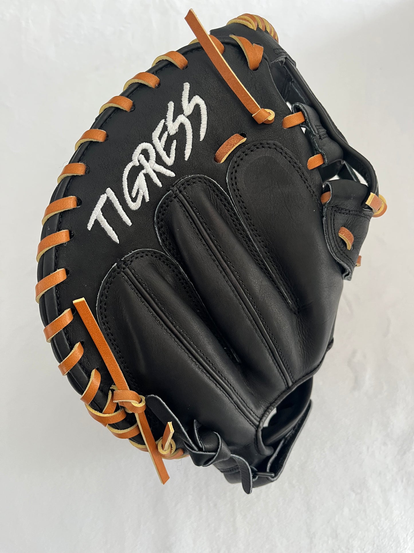 CUB 33" CATCHER'S MITT RHT BLACK TAN LACE WITH WHITE LOGO