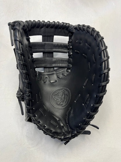 FIRST BASE MITT RHT BLACKOUT