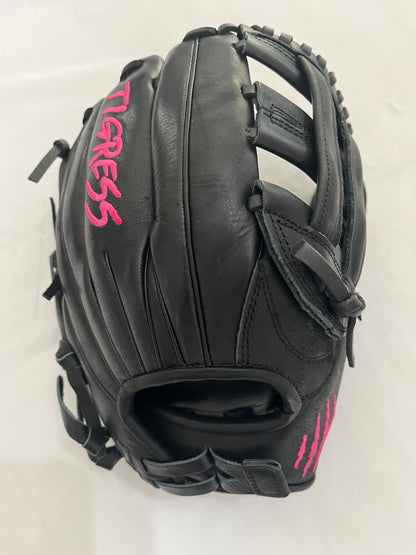 CUB SERIES RHT BLACK W/ PINK LOGO