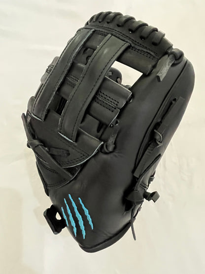 CUB SERIES RHT BLACK W/ LIGHT BLUE LOGO