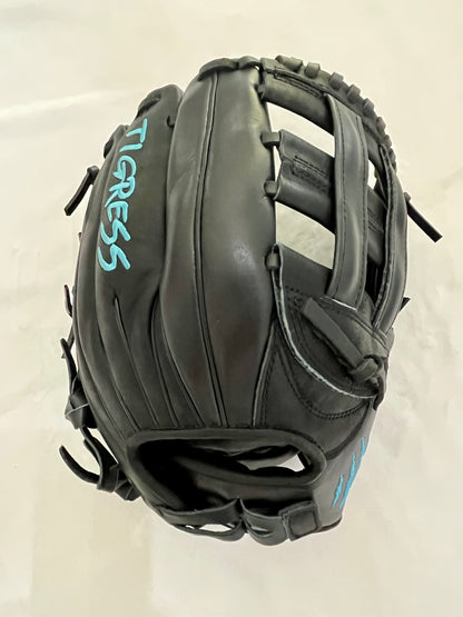 CUB SERIES RHT BLACK W/ LIGHT BLUE LOGO