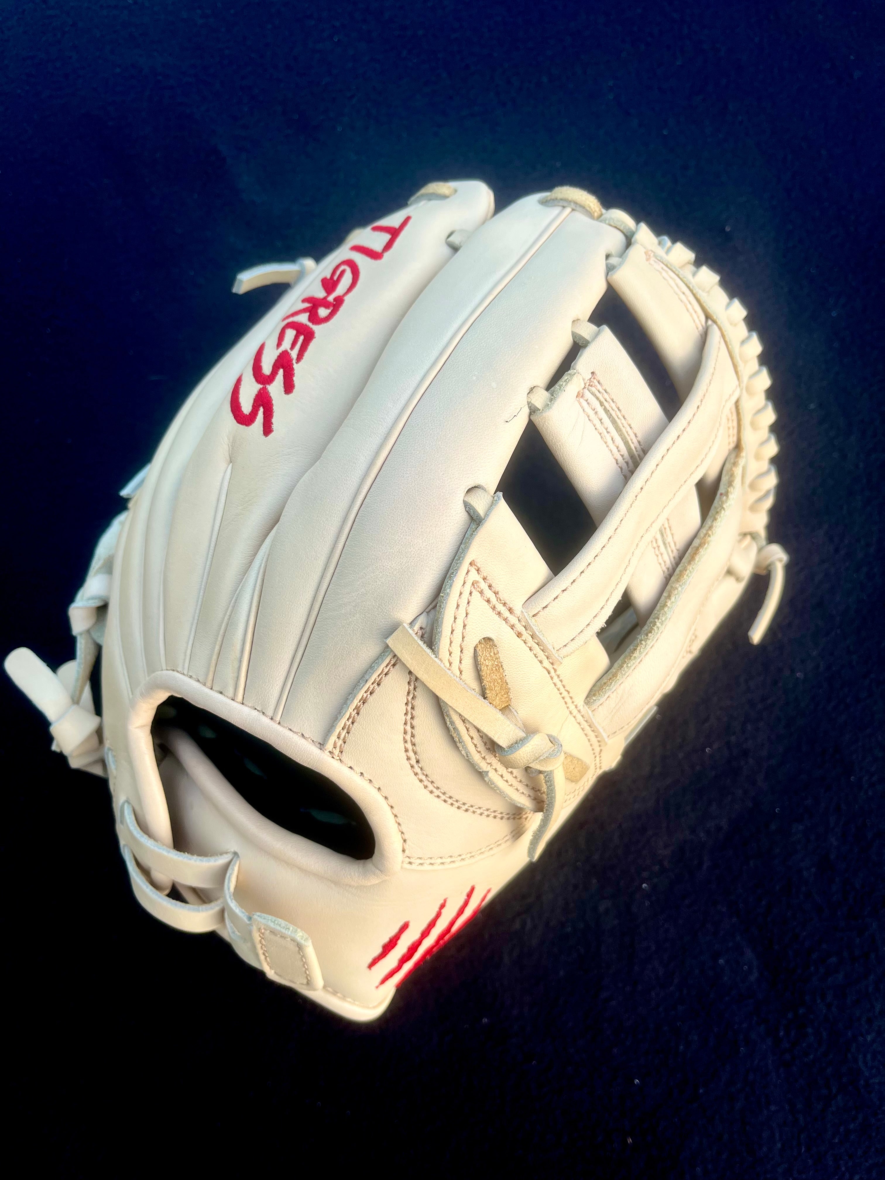 CUB SERIES CAMEL WITH RED LOGO – Tigress Gloves