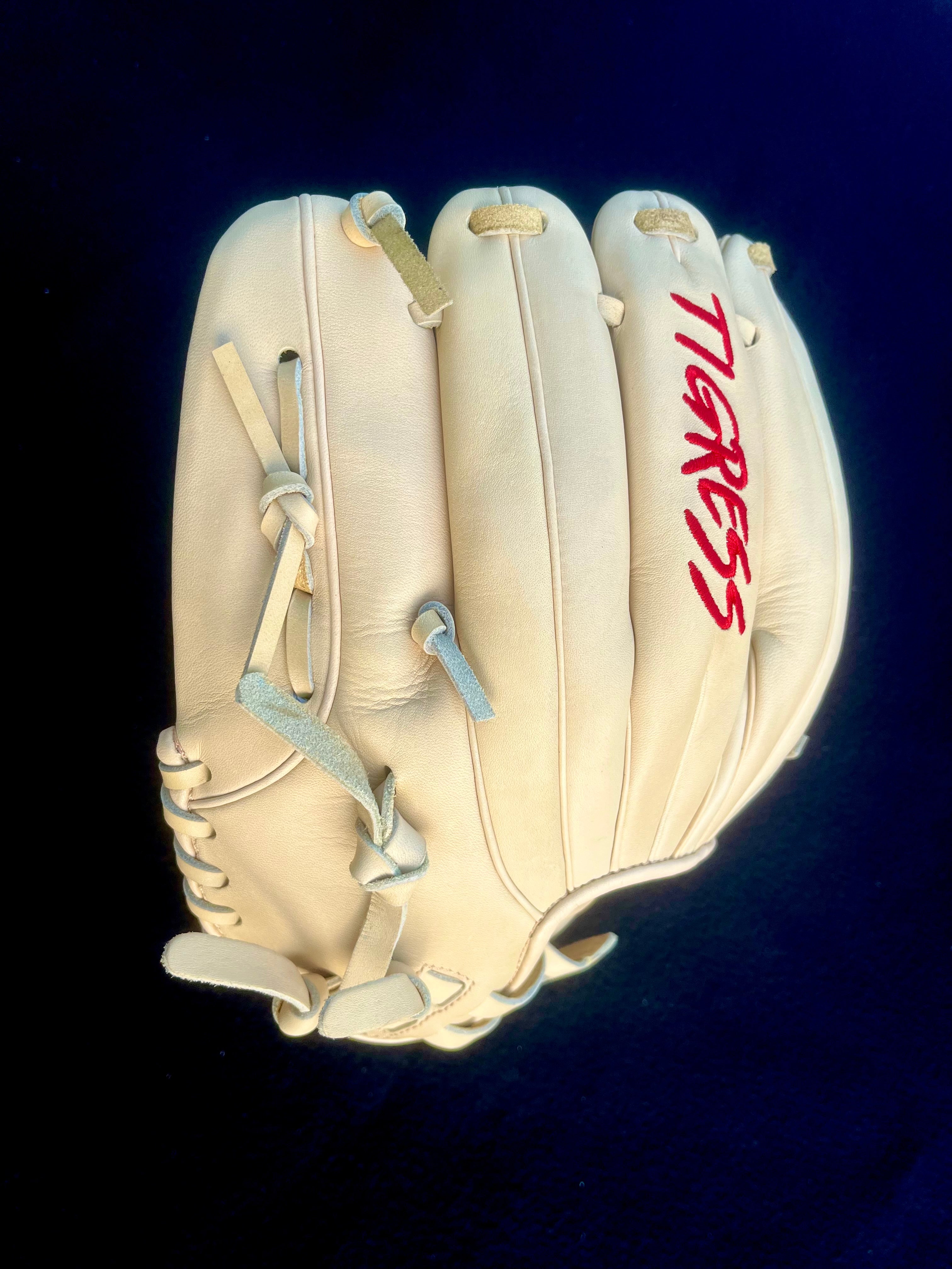 CUB SERIES CAMEL WITH RED LOGO – Tigress Gloves