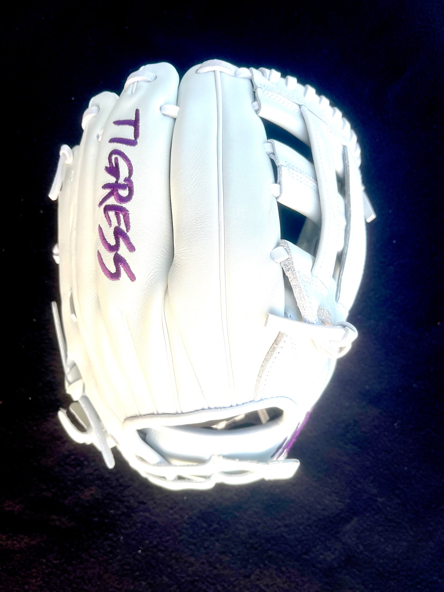 CUB SERIES WHITE H-WEB PURPLE LOGO