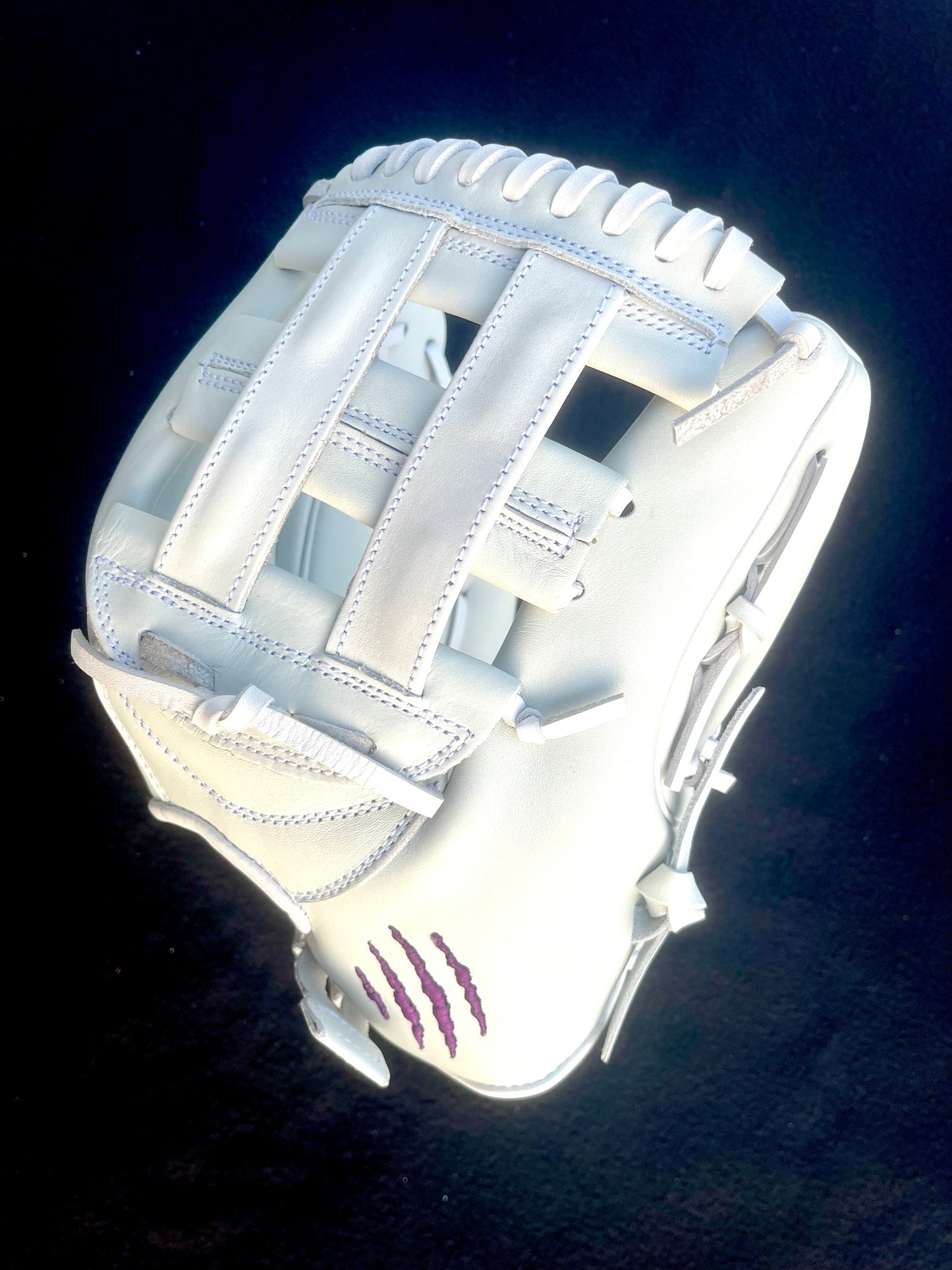 CUB SERIES WHITE H-WEB PURPLE LOGO