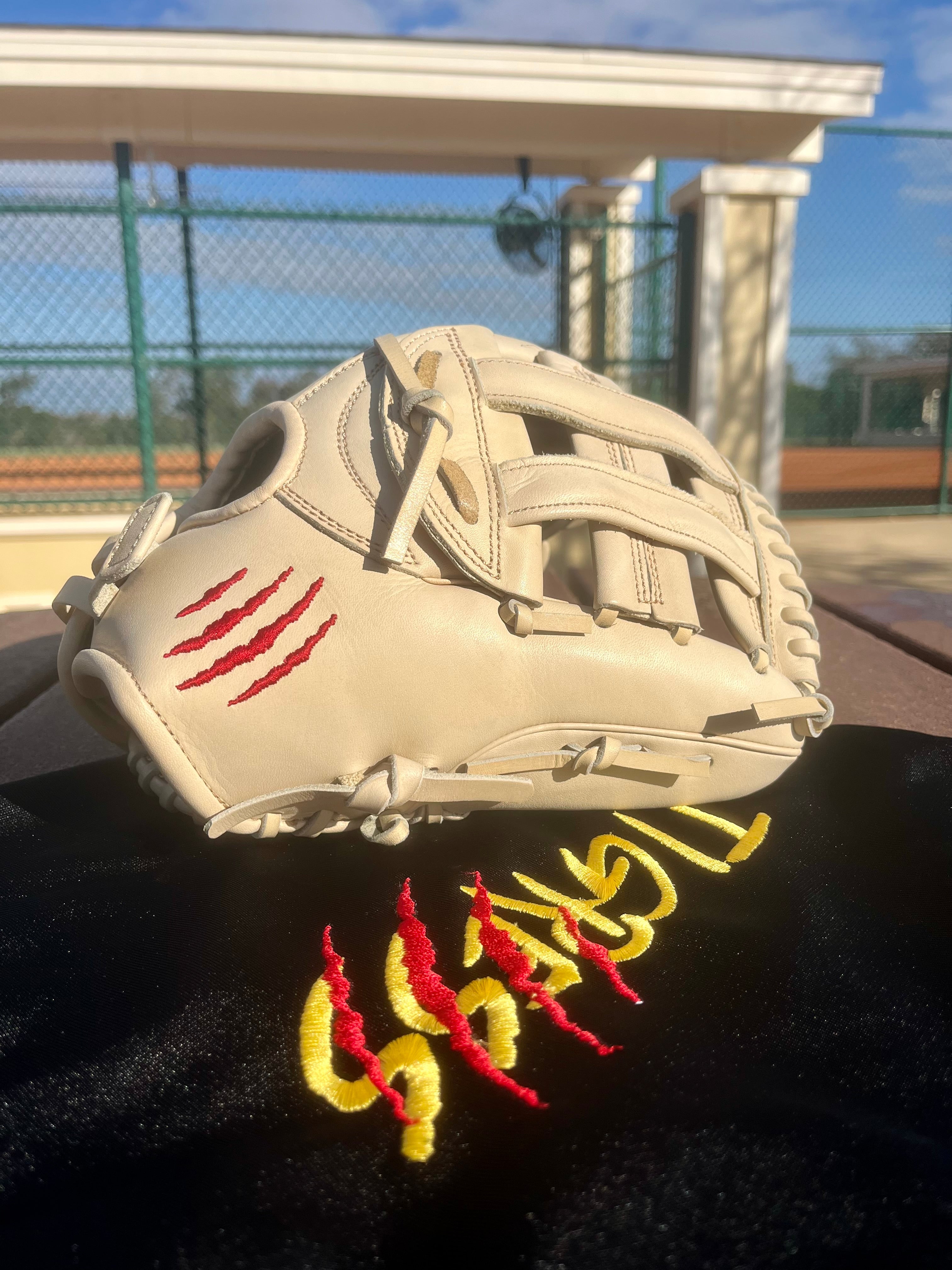 CUB SERIES CAMEL WITH RED LOGO – Tigress Gloves