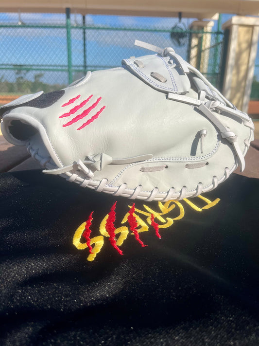 CUB 33" CATCHER'S MITT WHITE WITH PINK LOGO