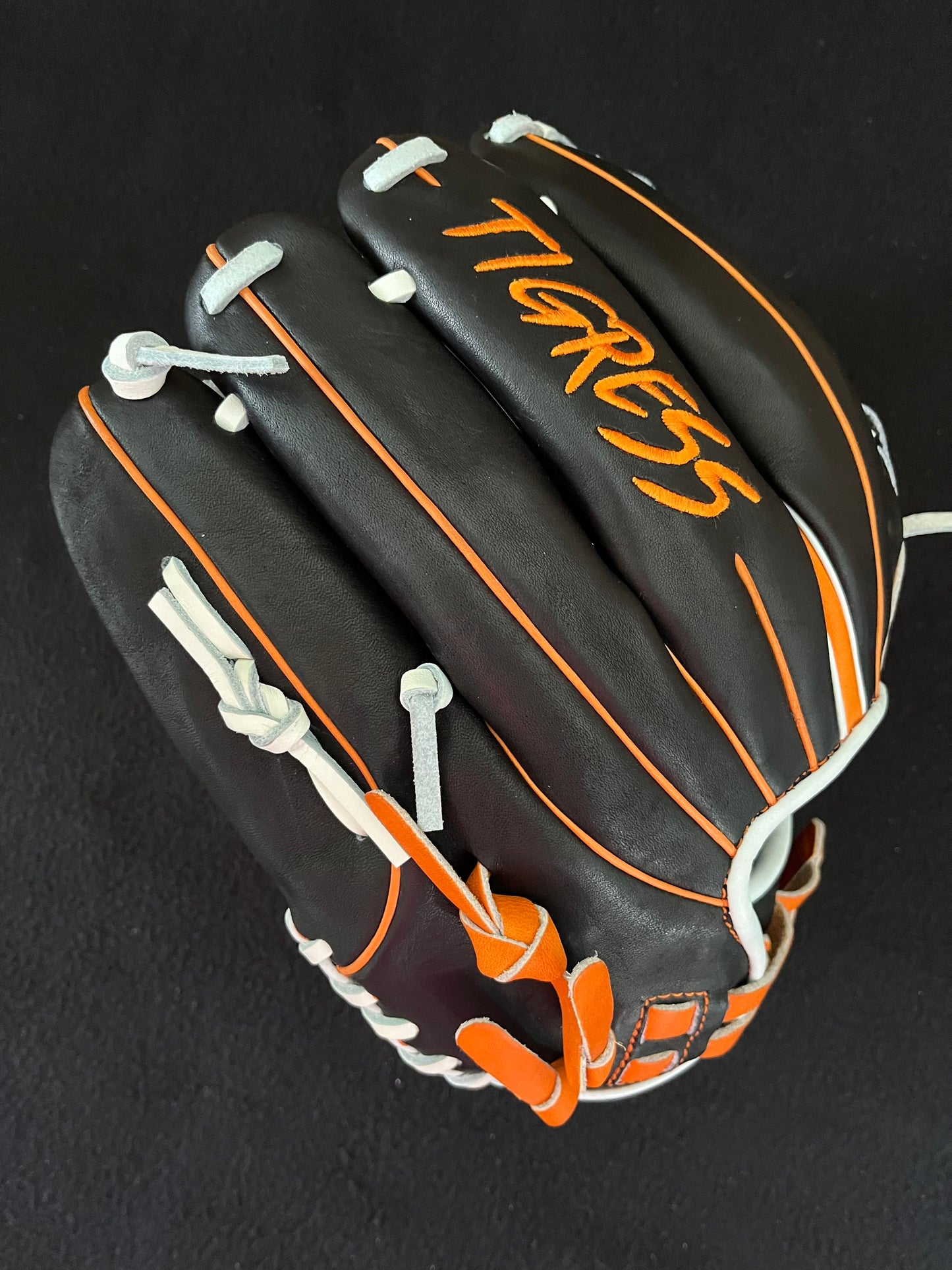 LIMITED EDITION PRO SELECT RHT BLACK, ORANGE, WHITE