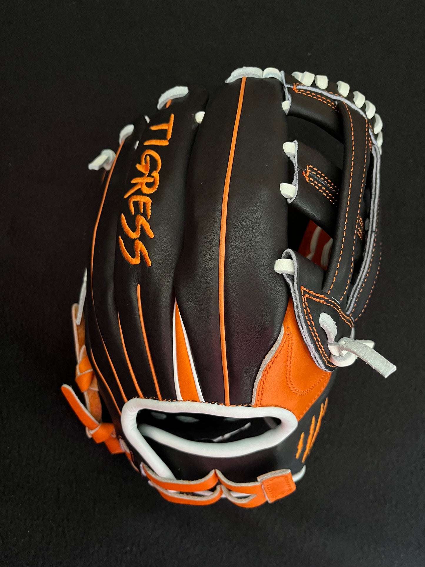 LIMITED EDITION PRO SELECT RHT BLACK, ORANGE, WHITE