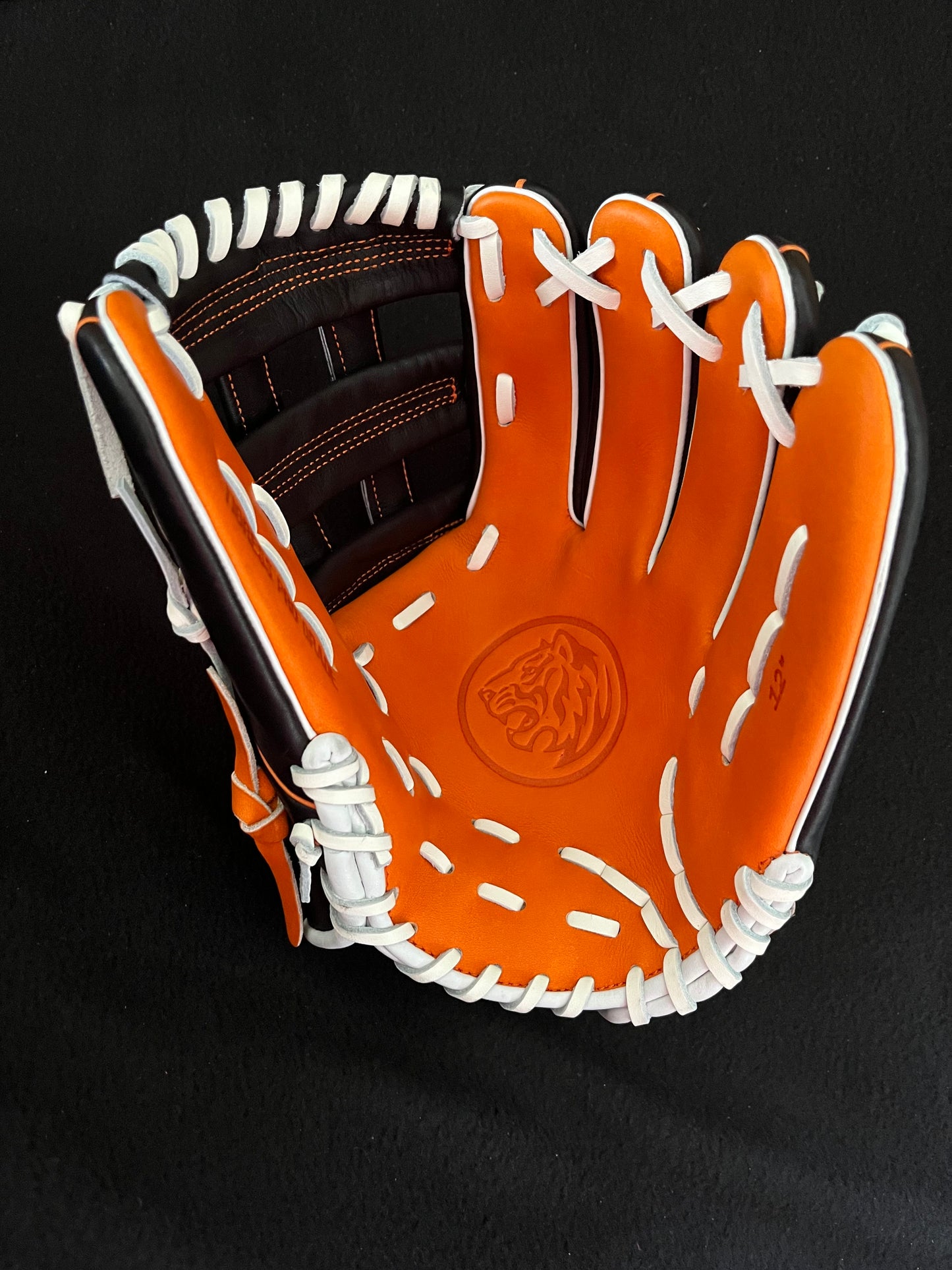 LIMITED EDITION PRO SELECT RHT BLACK, ORANGE, WHITE