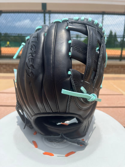 11.5" CUB SERIES RHT H-WEB WITH MINT LACE