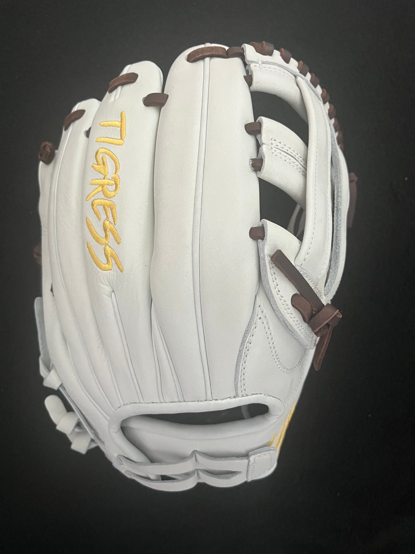 PRO KIP RHT H-WEB WHITE W/ YELLOW LOGO AND BROWN LACE